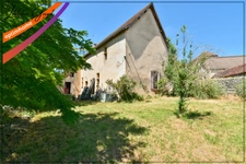 Maison de caractère à vendre à Saint-Menoux – 175m² habitables avec jardin et grenier aménageable