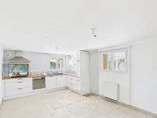 Jardin (38200) - Propriété familiale (196 m2) avec jardin, garage, atelier, piscine et potentiel de valorisation foncière à 5 min de Vienne.
