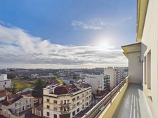 LYON 8 – UN DERNIER ÉTAGE DE 95 m², T4, BALCON ET CAVE