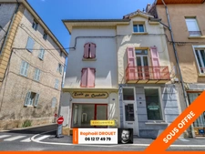 IMMEUBLE DE RAPPORT – MIXTE – BEAUREPAIRE CENTRE