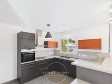 A LOUER MAISON FAMILIALE PLAIN-PIED – 3 CHAMBRES – GARAGE DOUBLE – 1500 M2 DE TERRAIN