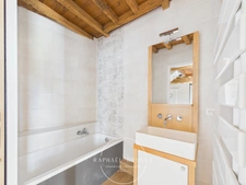 Maison de village familiale – 215 m² habitables – 5 chambres – Cour – Cave – Jardin (38200)