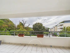 MARSEILLE 12e – T3 TRAVERSANT, GRAND BALCON SUD ET GARAGE 