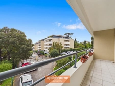 MARSEILLE 12e – T3 TRAVERSANT, GRAND BALCON SUD ET GARAGE 