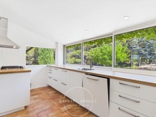 APT (84) – AU CŒUR DU LUBERON - PROPRIÉTÉ DE 208 M² AVEC PISCINE, VUE PANORAMIQUE ET 5 631 M² DE TERRAIN