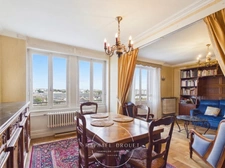 LYON 8 – UN DERNIER ÉTAGE DE 95 m², T4, BALCON ET CAVE