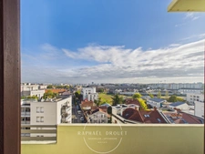 LYON 8 – UN DERNIER ÉTAGE DE 95 m², T4, BALCON ET CAVE