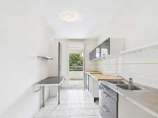 MARSEILLE 12e – T3 TRAVERSANT, GRAND BALCON SUD ET GARAGE 