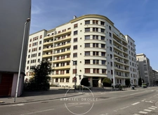 LYON 8 – UN DERNIER ÉTAGE DE 95 m², T4, BALCON ET CAVE
