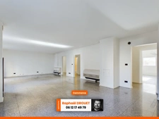 EXCEPTIONNEL - COEUR DE LYON 6 - 370 M2 DE BUREAUX AVEC GARAGES - POSSIBLE LOGEMENTS