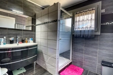 MIONS (69) - PROCHE CENTRE-VILLE – GRANDE MAISON FAMILIALE – 4 CH – GRAND GARAGE – PISCINE