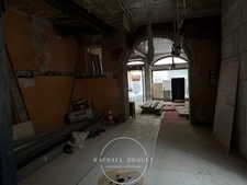 VIENNE – CENTRE-VILLE – RUES PIETONNES - LOCAL COMMERCIAL / BUREAU EN PLATEAU BRUT