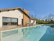 CAMPAGNE - MAISON FAMILIALE D’EXCEPTION DE 260 M2 AVEC PISCINE