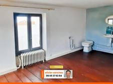 Maison à vendre 4 pièces VIC LE COMTE (63)