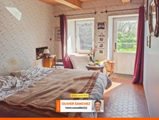 Maison de caractère avec gîte - 12 pièces SAINT BONNET PRES ORCIVAL (63)