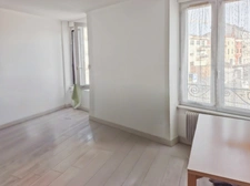 T3 – 54m² – DPE D – stationnement privatif – Proche centre-ville d’Issoire