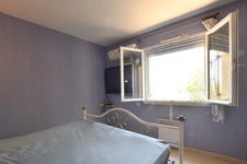 Villa de plain-pied avec piscine et vaste jardin !!! SOUS COMPROMIS !!!