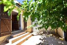 Villa de plain-pied avec piscine et vaste jardin !!! SOUS COMPROMIS !!!