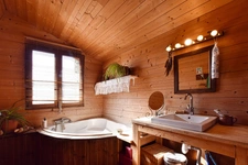 Villa coup de cœur – Bois, lumière et douceur de vivre à Aniane !!! SOUS COMPROMIS !!!