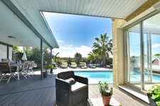 Spacieuse Villa avec piscine au calme et vue imprenable. !!! SOUS OFFRE D'ACHAT ACEPTÉE !!!
