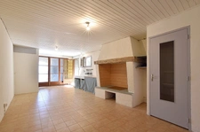 Maison de village rénovée, garage et potentiel d’aménagement
