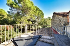 Maison en pierre rénovée, volumes généreux et cadre d’exception