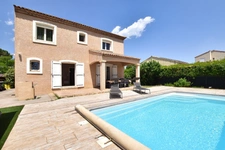 Villa familiale avec piscine et garage