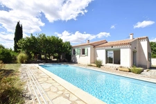 Villa de plain-pied avec piscine et grand jardin à 20 min de Montpellier !!! SOUS COMPROMIS !!!