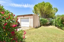 Charmante villa de plain-pied avec jardin paysager et piscine en cœur d’Hérault