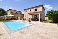 Villa familiale avec piscine et garage !!! SOUS OFFRE D'ACHAT ACCEPTÉE !!!