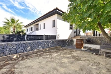 Villa d’exception :  lumière, élégance et prestations haut de gamme