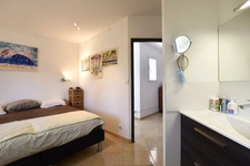 Charmante villa de plain-pied avec jardin paysager et piscine en cœur d’Hérault