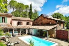 Maison de caractère avec studio indépendant et piscine au cœur de l'Hérault.