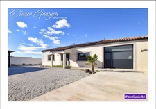 Élégante villa moderne de plain-pied avec dépendance et piscine