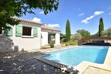 Villa de plain-pied avec piscine et grand jardin à 20 min de Montpellier !!! SOUS COMPROMIS !!!