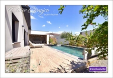 Villa contemporaine de plain-pied avec piscine