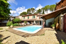 Maison de caractère avec studio indépendant et piscine au cœur de l'Hérault.