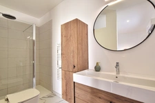 Élégante villa moderne de plain-pied avec dépendance et piscine !!! SOUS COMPROMIS !!!