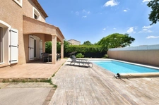 Villa familiale avec piscine et garage
