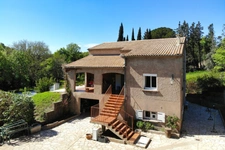 Maison familiale au cœur de la nature, potentiel unique à exploiter à 30 Min de Montpellier et Béziers