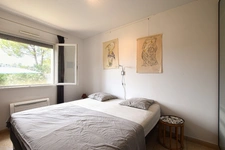 Charmante villa de plain-pied avec jardin paysager et piscine en cœur d’Hérault