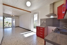 Maison de village rénovée, garage et potentiel d’aménagement