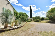 Villa de plain-pied avec piscine et grand jardin à 20 min de Montpellier !!! SOUS COMPROMIS !!!