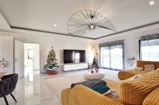 Élégante villa moderne de plain-pied avec dépendance et piscine !!! SOUS COMPROMIS !!!