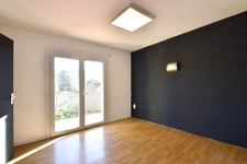 Grande demeure avec jardin et garage