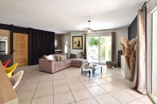 Villa de plain-pied avec piscine au calme !!! SOUS COMPROMIS !!!
