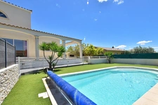 Villa familiale au calme avec piscine !!! SOUS COMPROMIS !!!