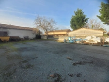 batiment en pierre à vendre et à rénover sur  CISSAC MEDOC (33)