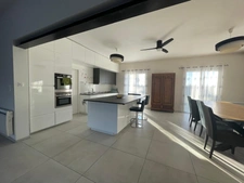 Maison à vendre 6 chambres ,  205 m2 sur terrain de 5000 m2 