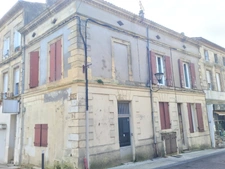 Immeuble composé de 4 logements en plein centre de PAUILLAC